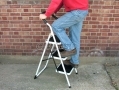 Tool-Tech Extra Wide Trade Quality 3 Step Ladder with Rubber Grip 150Kg BML10260 *Out of Stock*